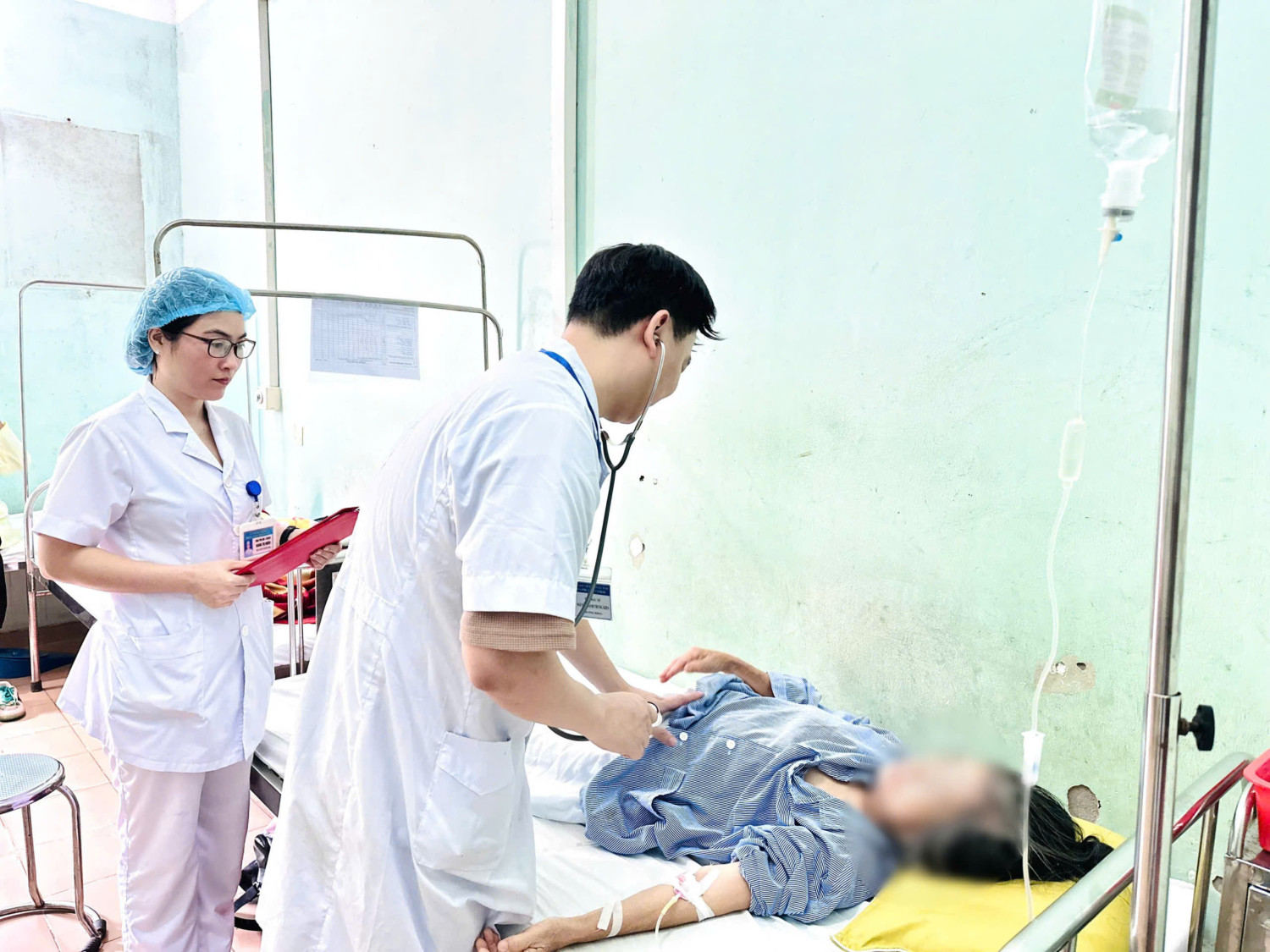 Phẫu thuật  thành công bằng phương pháp Crossen cho nữ bệnh nhân 82 tuổi sa sinh dục độ IV