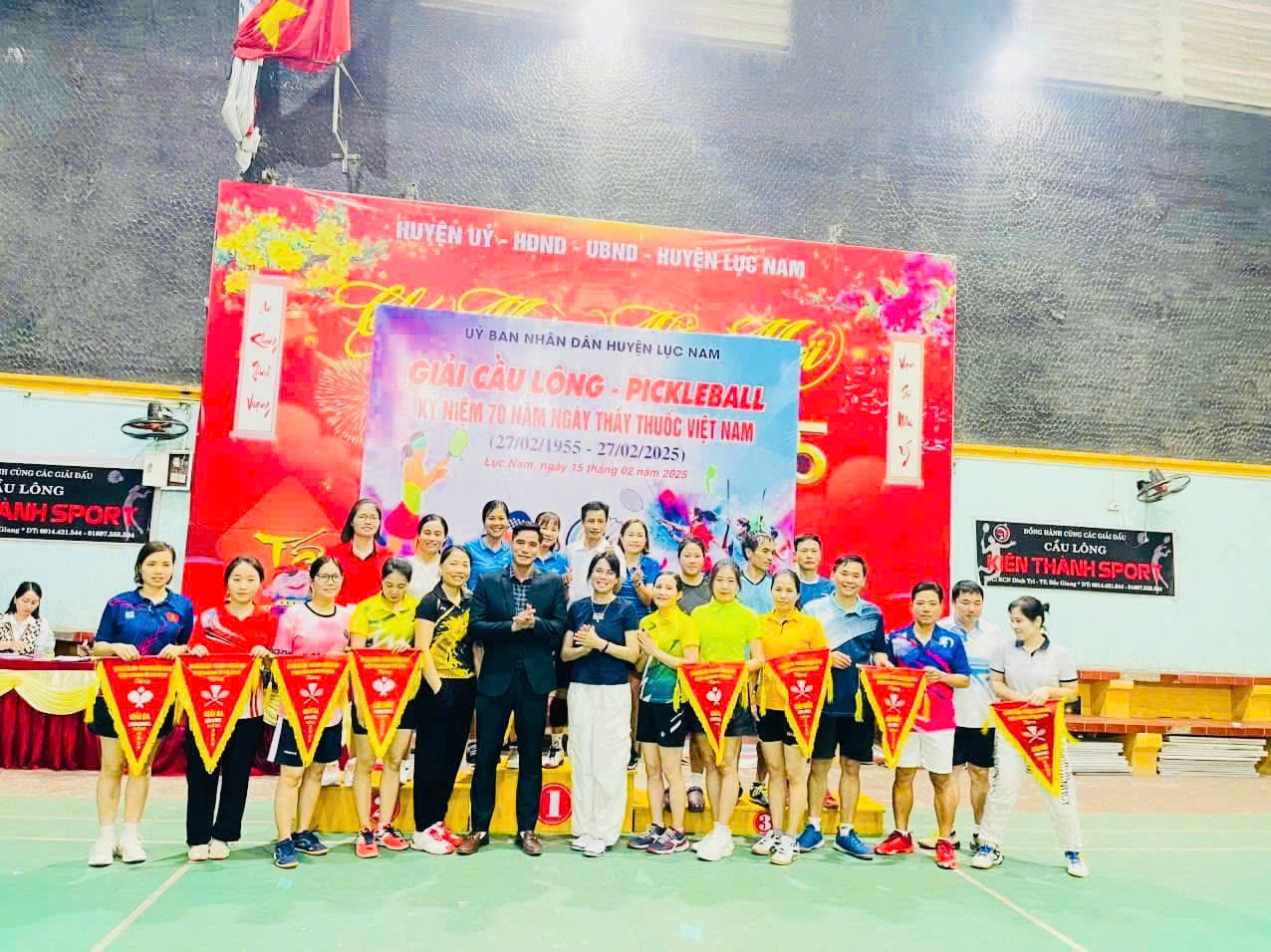 Hoạt động thể thao chào mừng Ngày thày thuốc Việt Nam